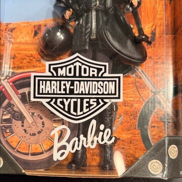 Harley-Davidson Collector Edition Barbie and Ken Dolls - Black and Silver. - Picture 8 of 8